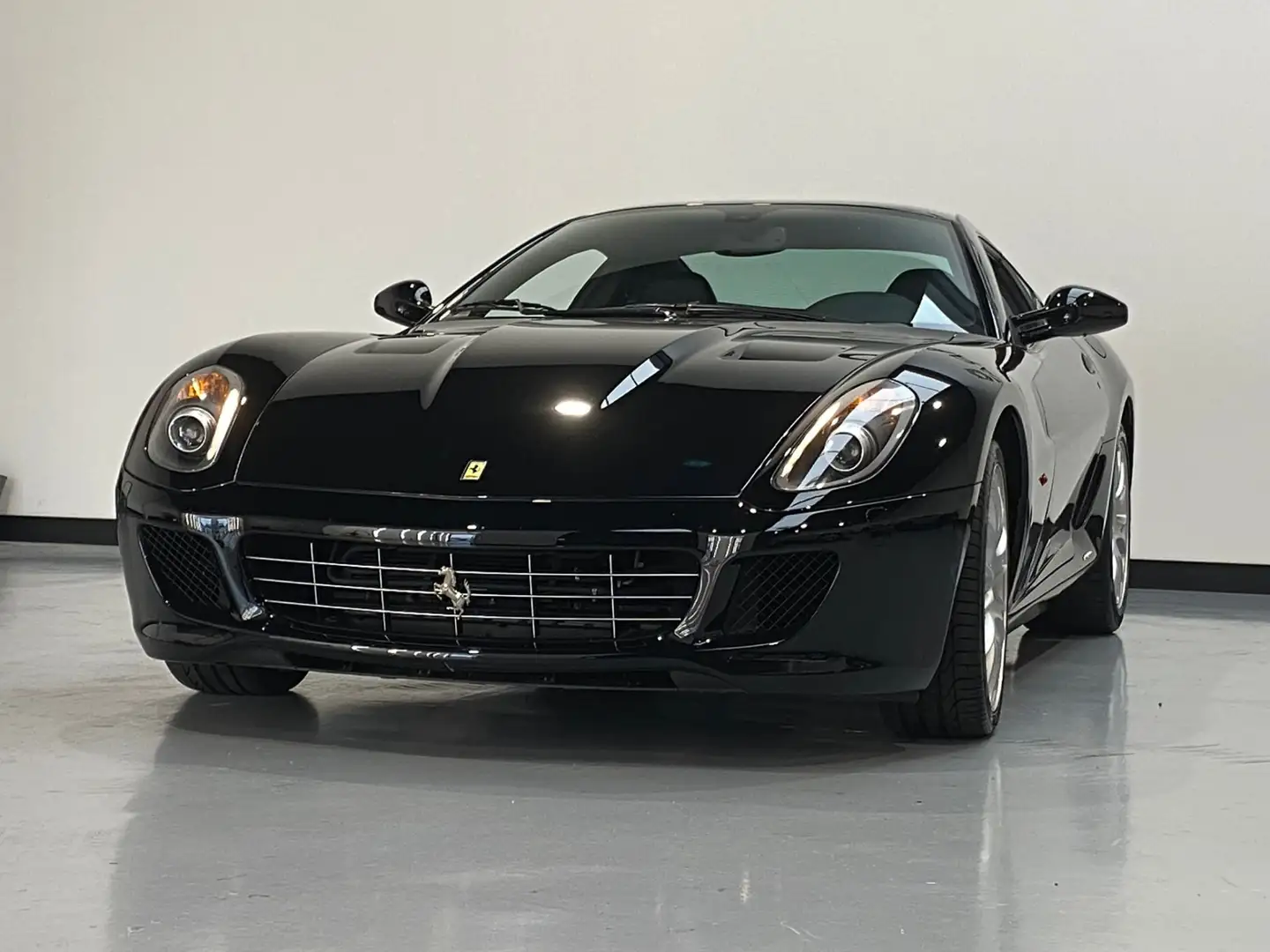 Ferrari 599 6.0 GTB Fiorano V12 / F1 / Carbon / Bose / Keramis Negro - 2