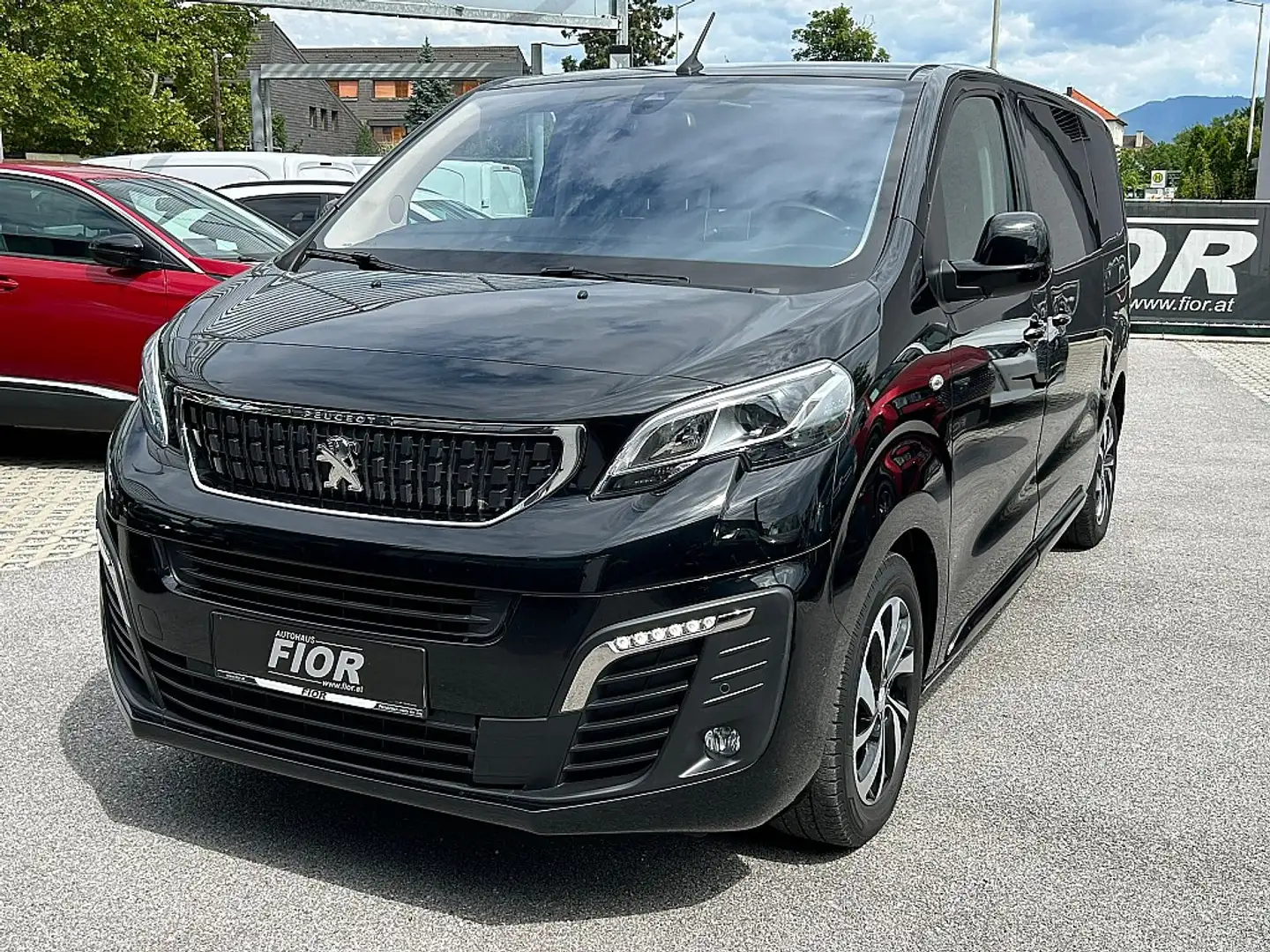 Peugeot Traveller Business VIP L2 BlueHDI 180 S&S EAT8 (G2631) Zwart - 1