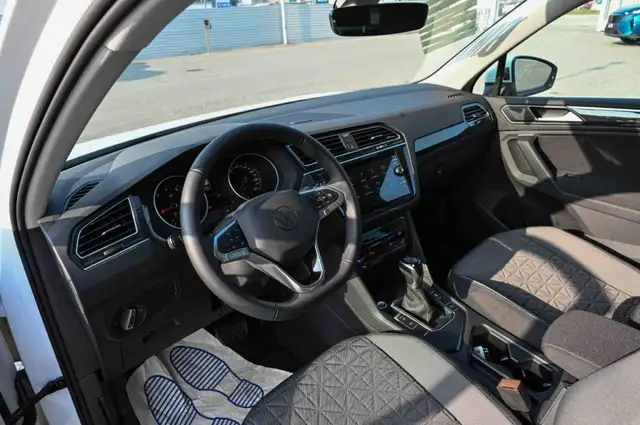 Volkswagen Tiguan view 13