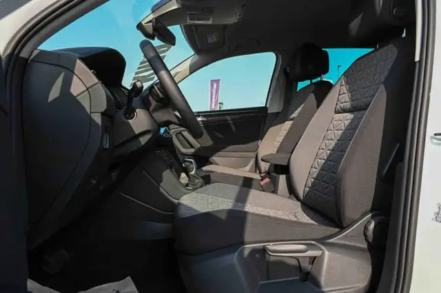 Volkswagen Tiguan view 14