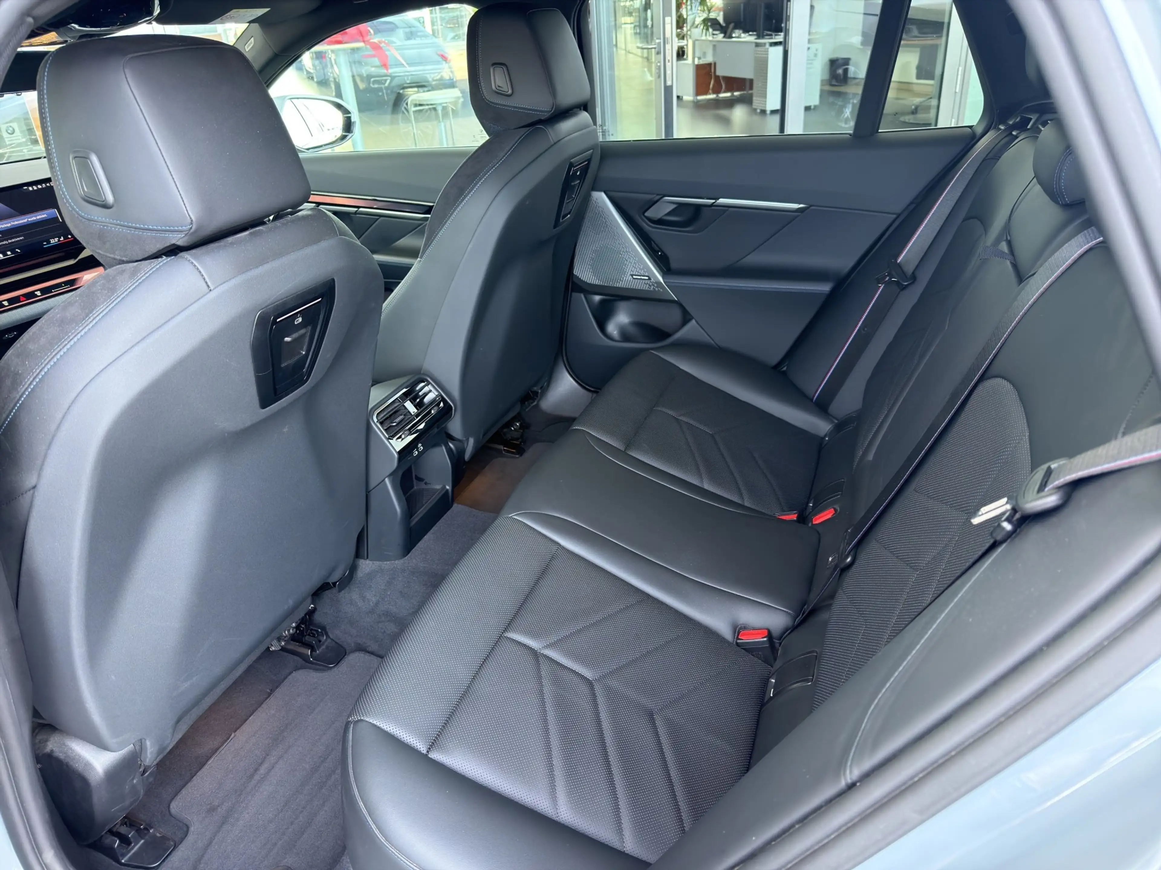 BMW i5 eDrive40 Touring M Sport AHK.SSGL.DAB.H/K.LED — photo 8