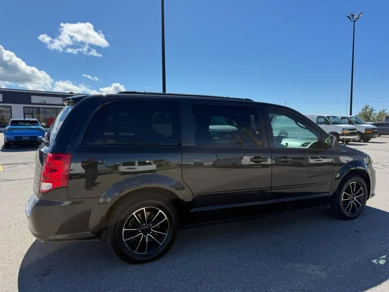 Dodge Grand Caravan photo Dodge Grand Caravan