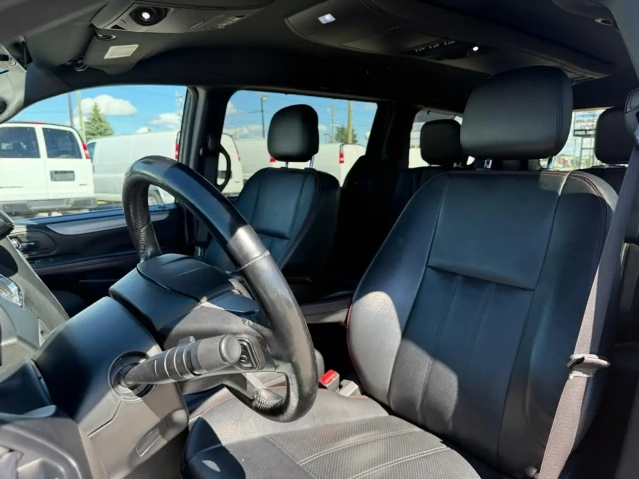 Dodge Grand Caravan photo Dodge Grand Caravan