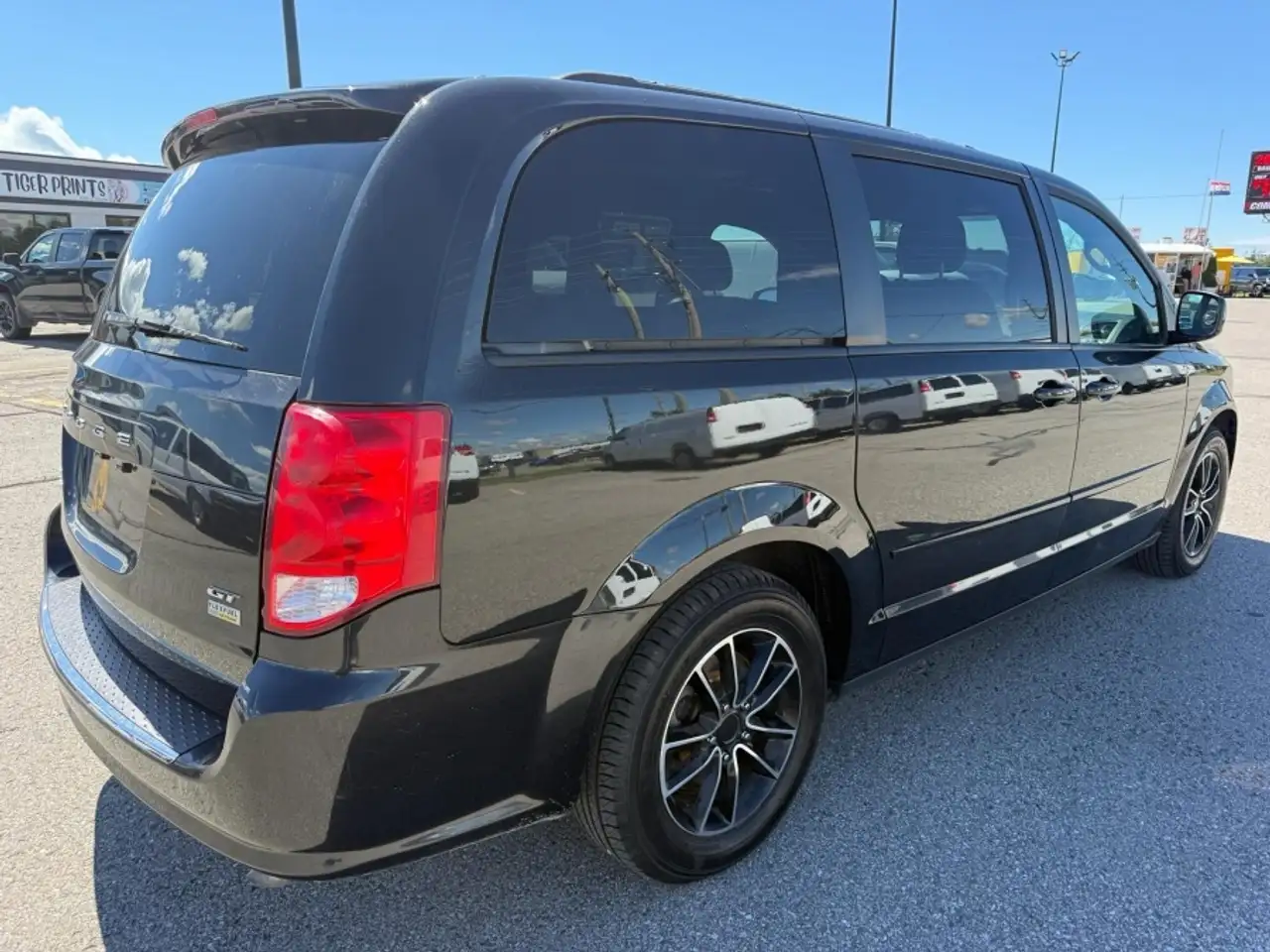 Dodge Grand Caravan photo Dodge Grand Caravan