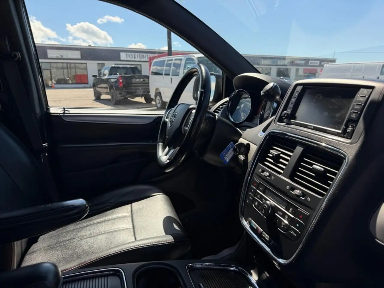 Dodge Grand Caravan photo Dodge Grand Caravan