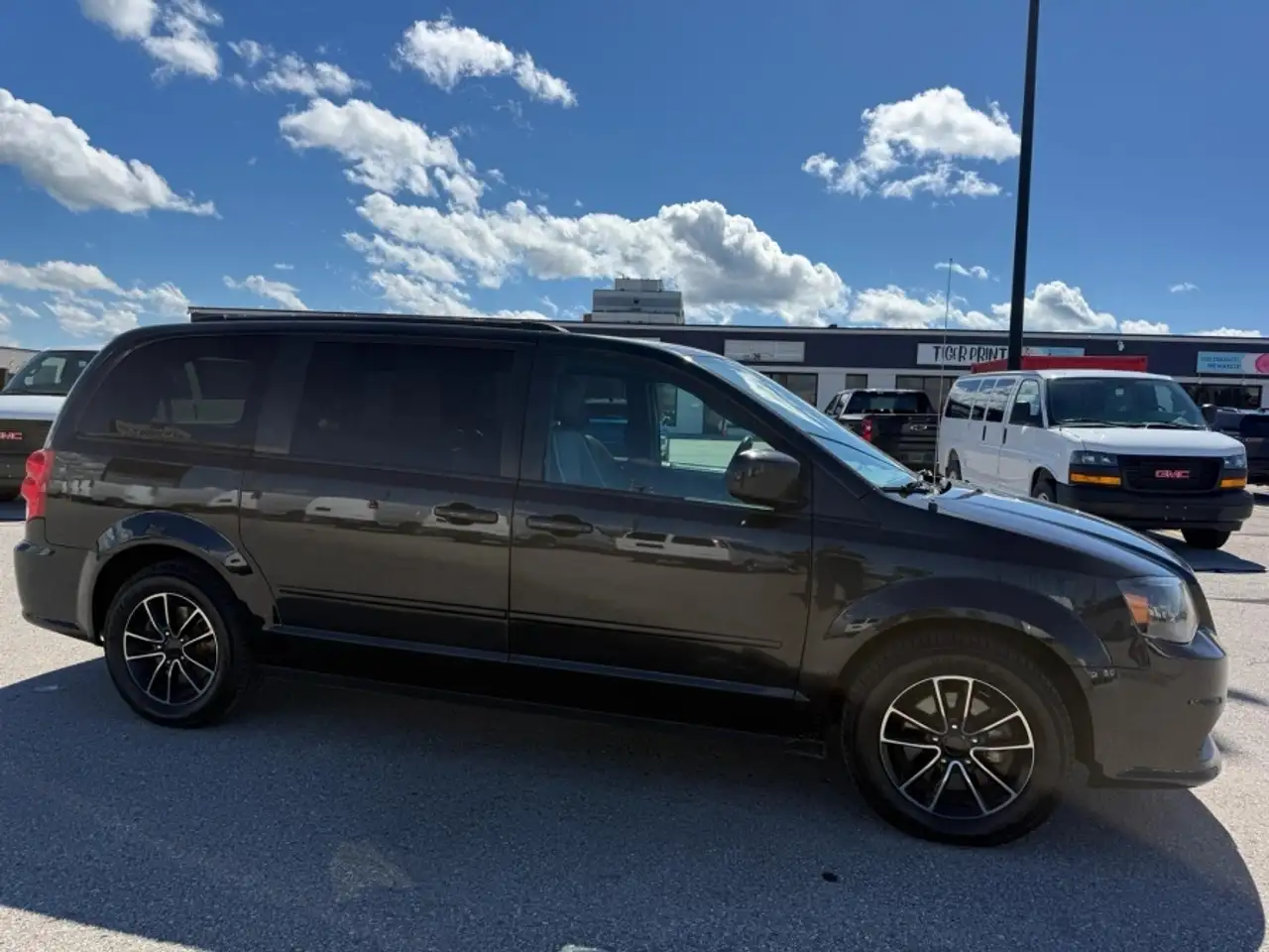 Dodge Grand Caravan photo Dodge Grand Caravan
