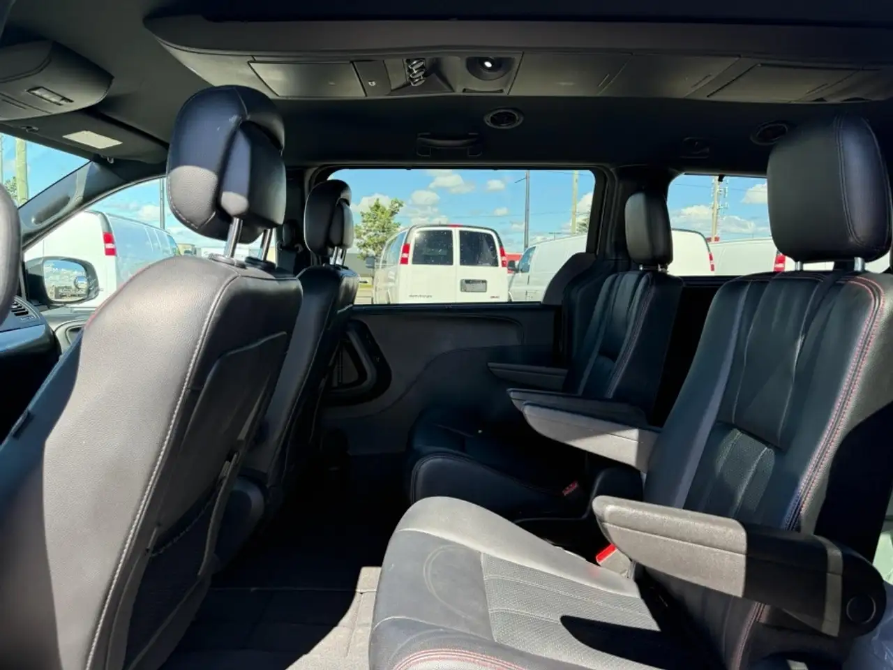 Dodge Grand Caravan photo Dodge Grand Caravan