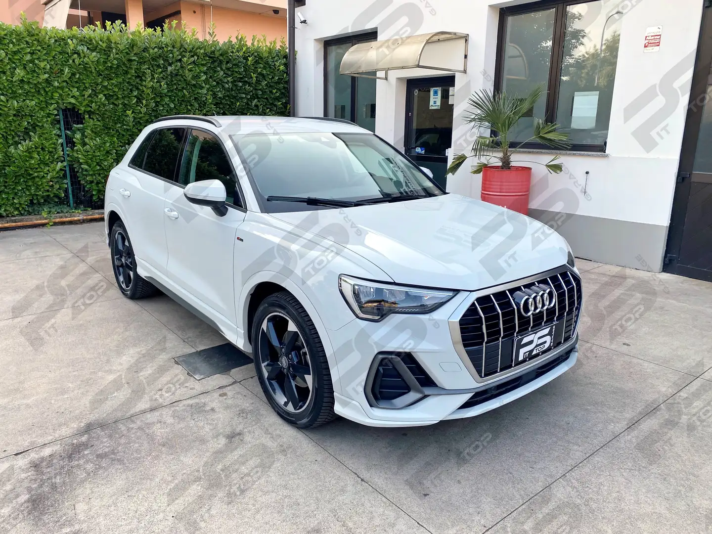 Audi Q3 Q3 35 2.0 Tdi 150cv S-Line S-Tronic Gancio Traino Bianco - 2