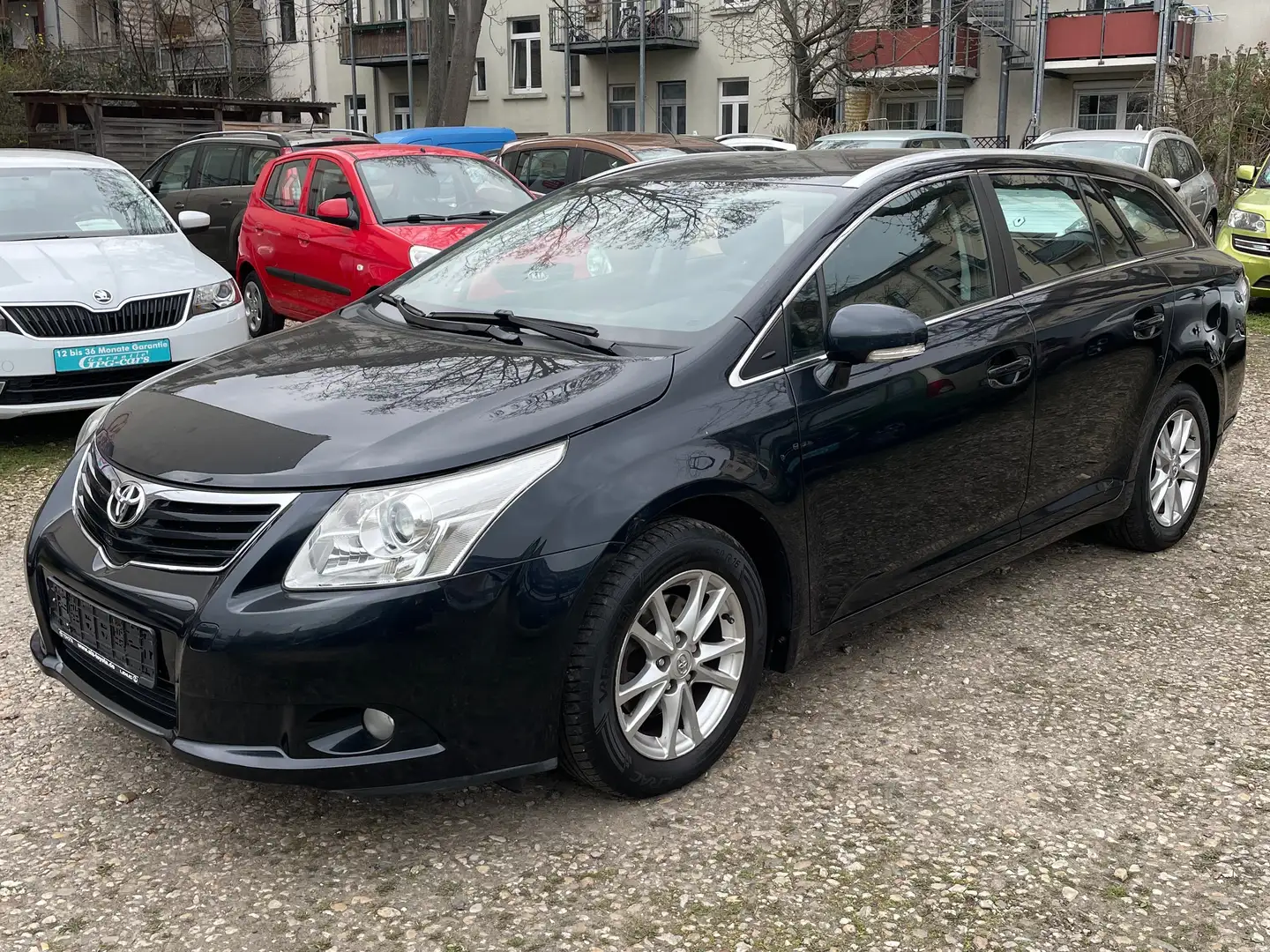 Toyota Avensis Combi 2.0 D-4D Schwarz - 2