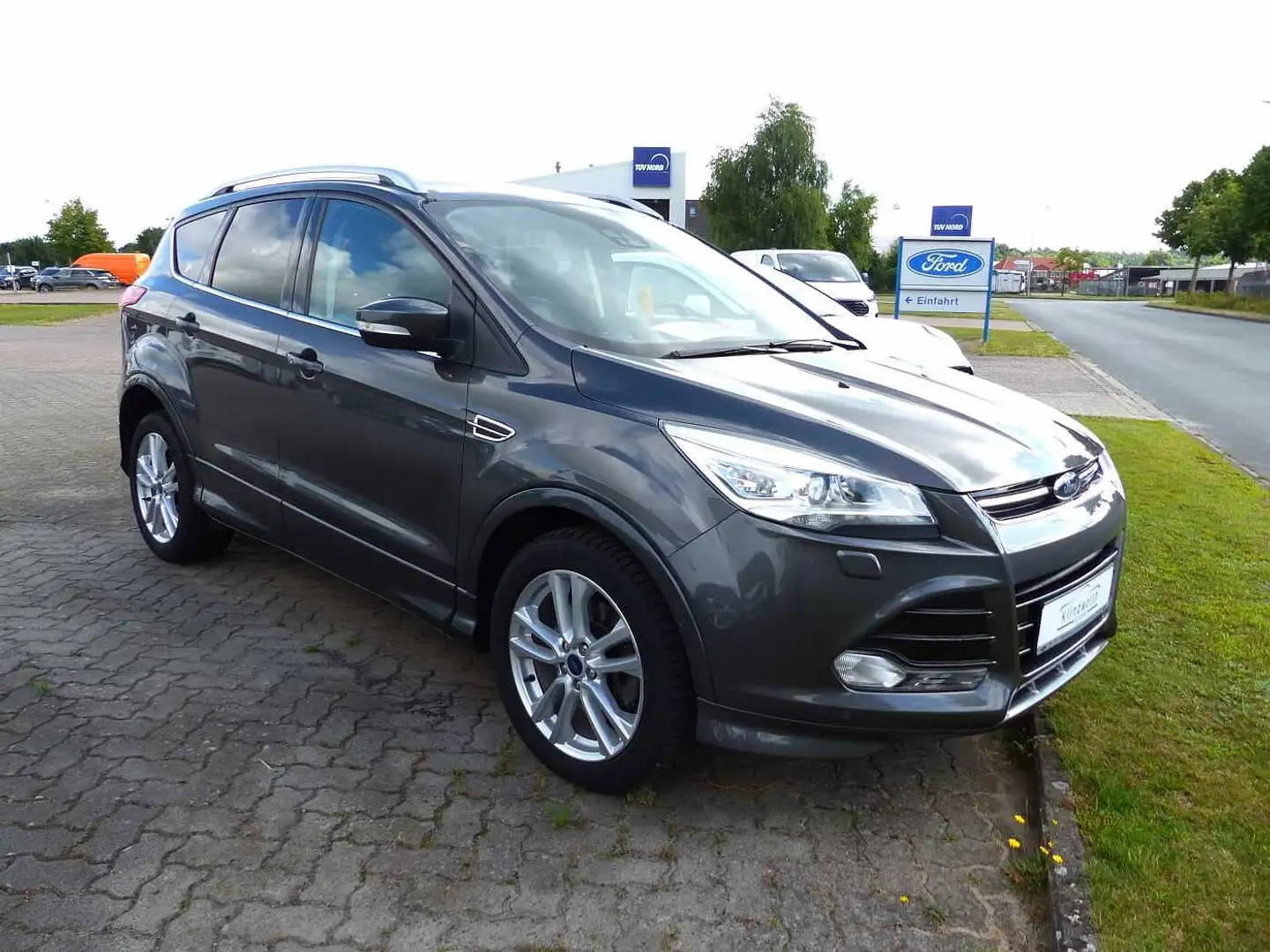 Ford Kuga 2.0 TDCi 4x4 Individual Xenon,Navi,AHK uvm. Grau - 2