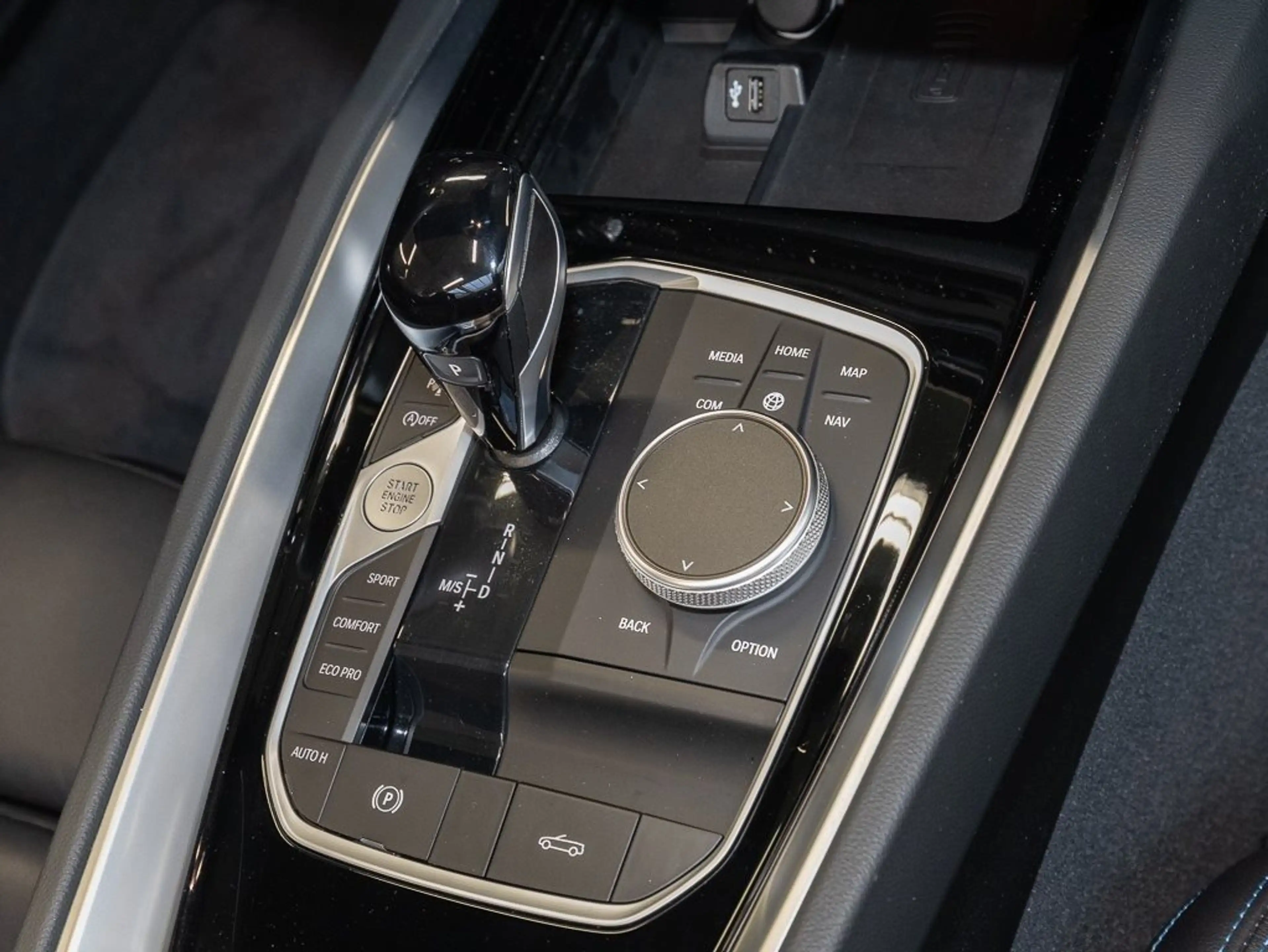 BMW Z4 sDrive30i HUD ACC RFK NAVI LED Sound Syst. — photo 10