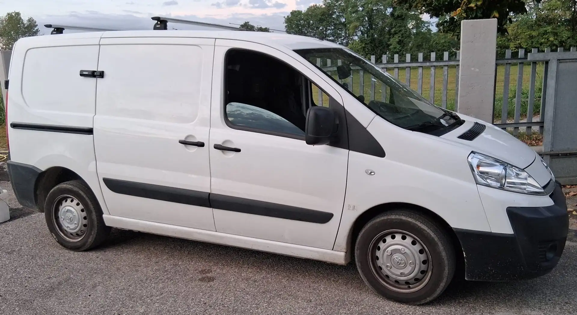 Toyota Proace Fehér - 2