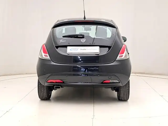 Lancia Ypsilon view 5