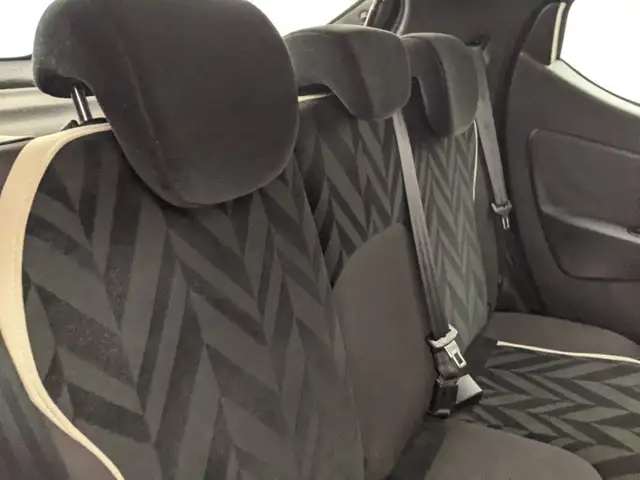 Lancia Ypsilon view 8