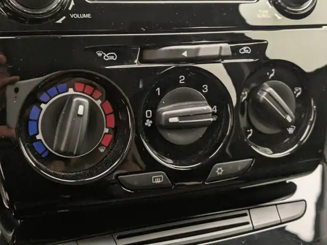 Lancia Ypsilon view 12