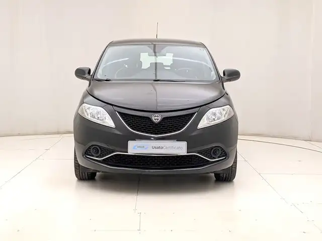 Lancia Ypsilon view 2