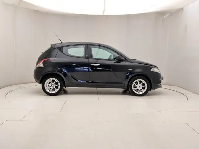 Lancia Ypsilon view 3