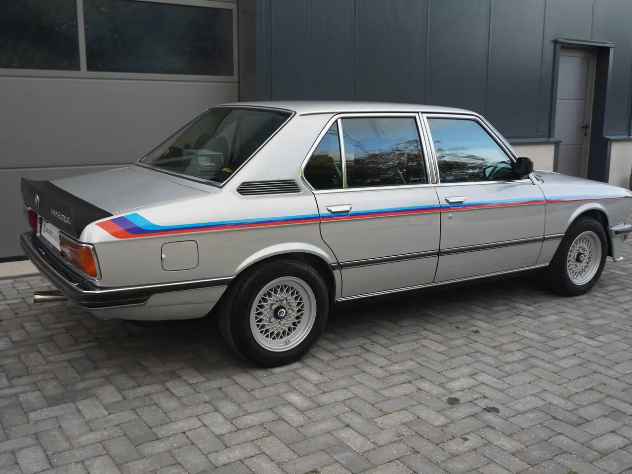 BMW 535 M535i E12 SHOWROOMSTAAT, foto 4