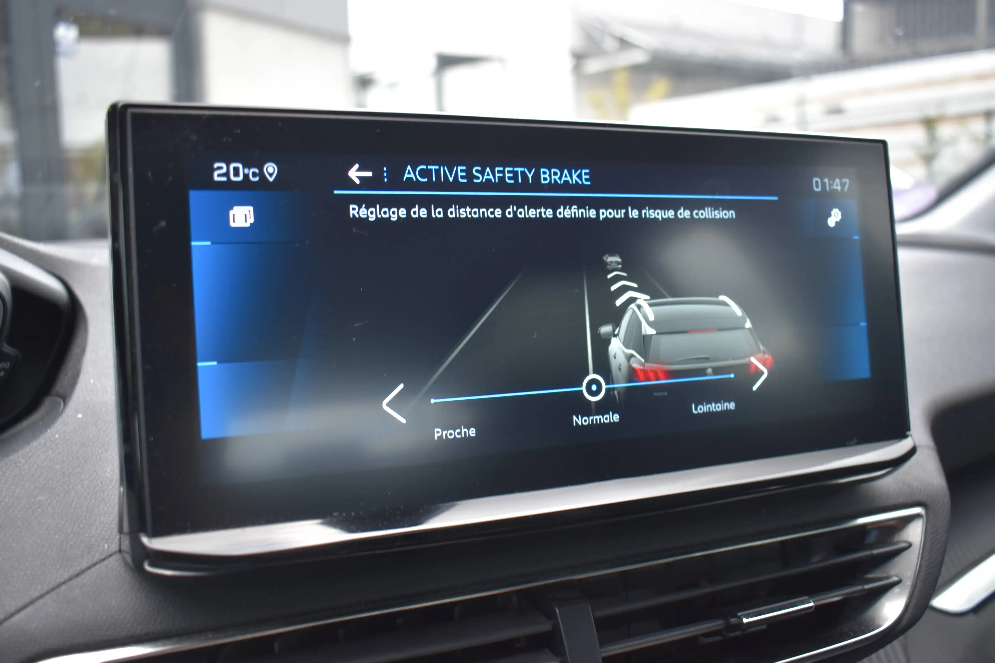 Peugeot 3008 1.2 eat-8 Allure Pack * Navi / Led / Carplay * — photo 8