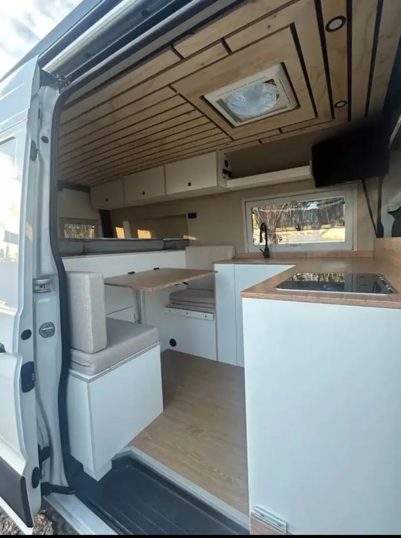 Volkswagen Crafter Crafter Ch. Cb. C..A. 2.0TDI 35 L3 FWD 103kW Negro - 2