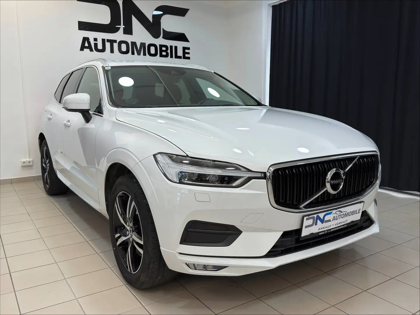 Volvo XC60 D5 Momentum AWD Aut. - 2