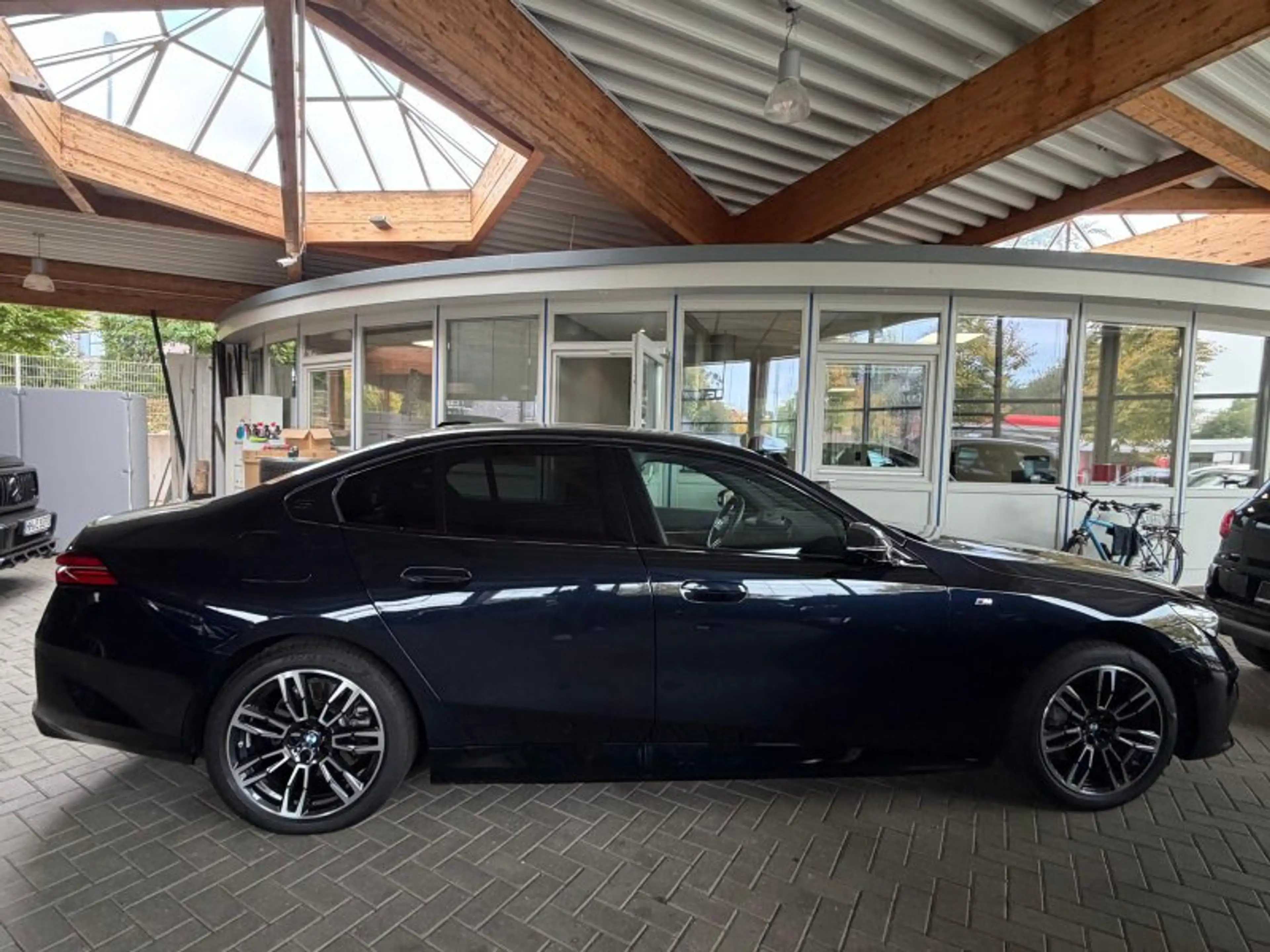 BMW i5 40 eDrive M Sport Panoramadach, 360°, Driving & Pa — photo 4