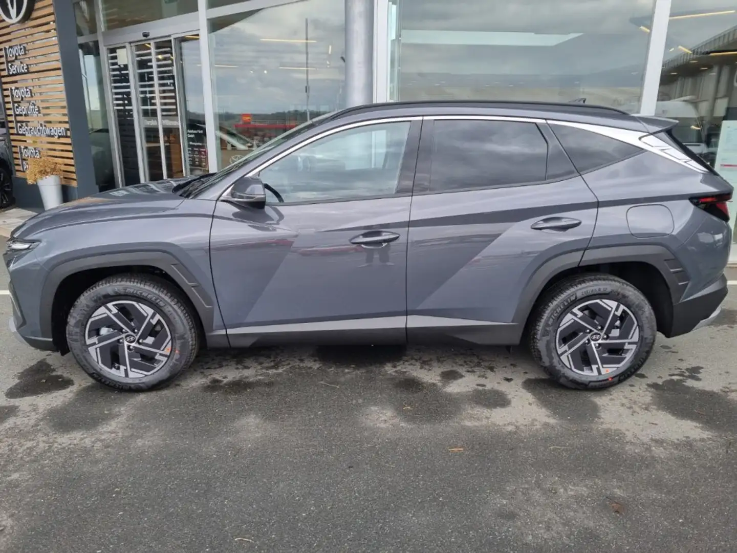 Hyundai TUCSON NX4 Jubile 1,6 T-GDi HEV 2WD AT t6hj1 Grau - 2