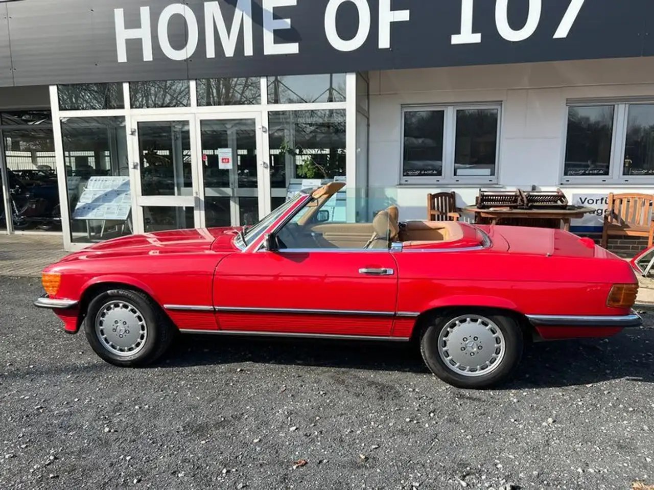 Mercedes-Benz SL 560 Signalrot / Leder Dattel, foto 2