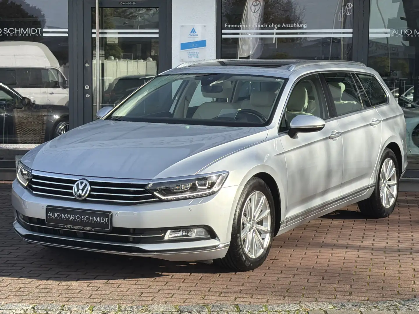 Volkswagen Passat Variant 2.0 TSI DSG Highline ACC Panorama Silber - 1