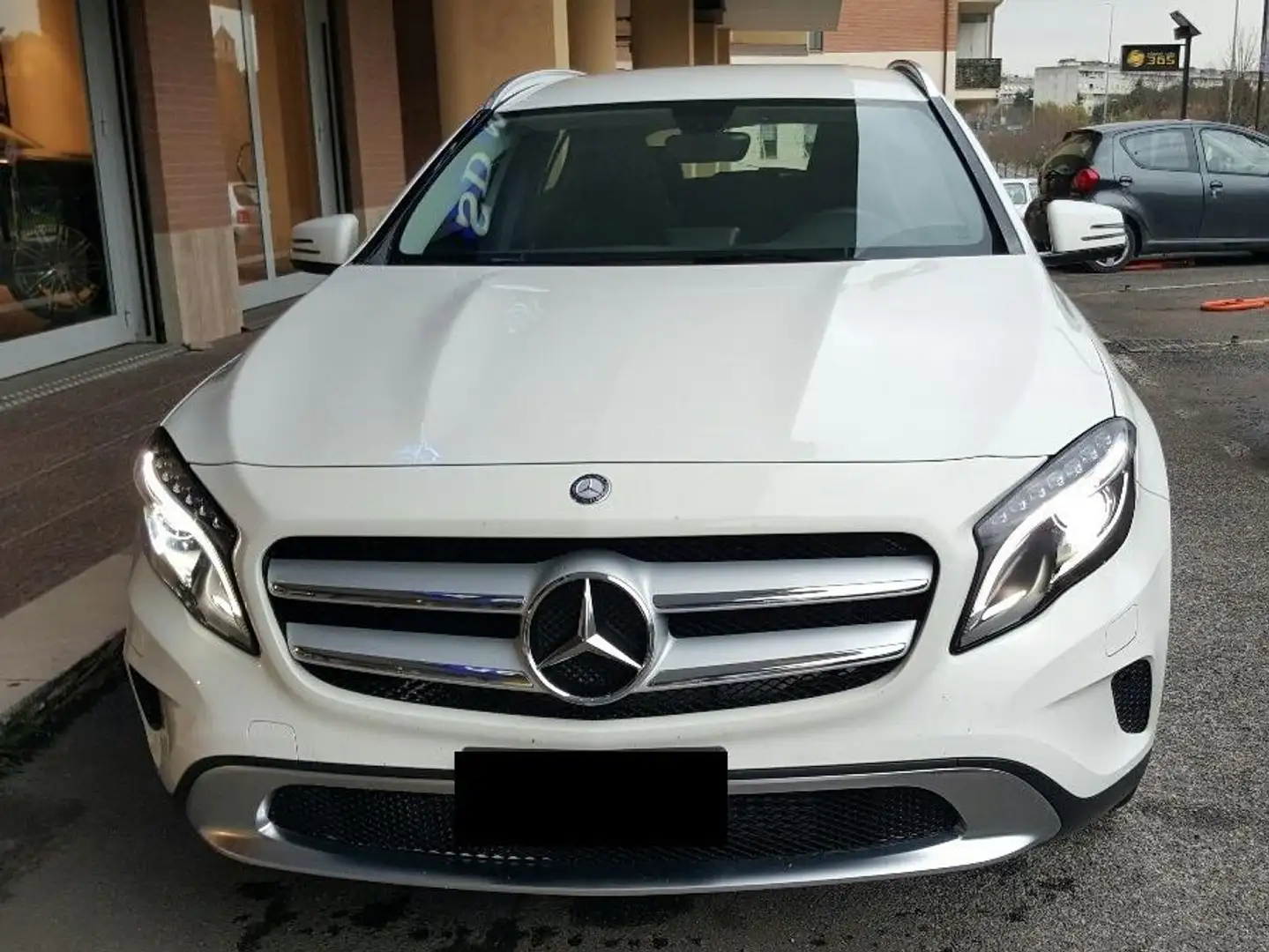 Mercedes-Benz GLA 200 GLA 200 d (cdi) Sport auto Weiß - 2