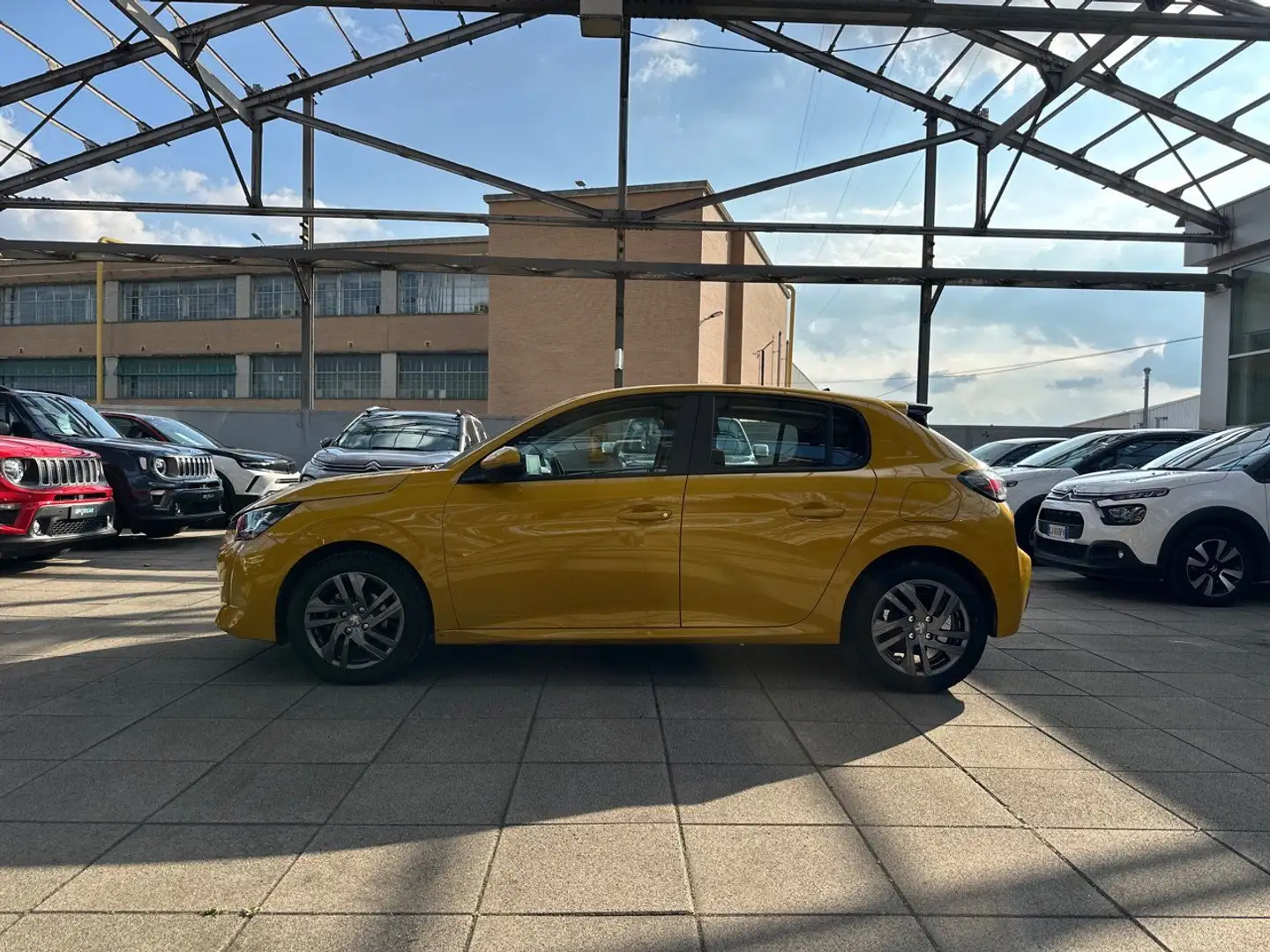 Peugeot 208 Active Pack PureTech 75 S/S Geel - 2