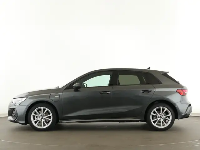 Audi A3 view 4