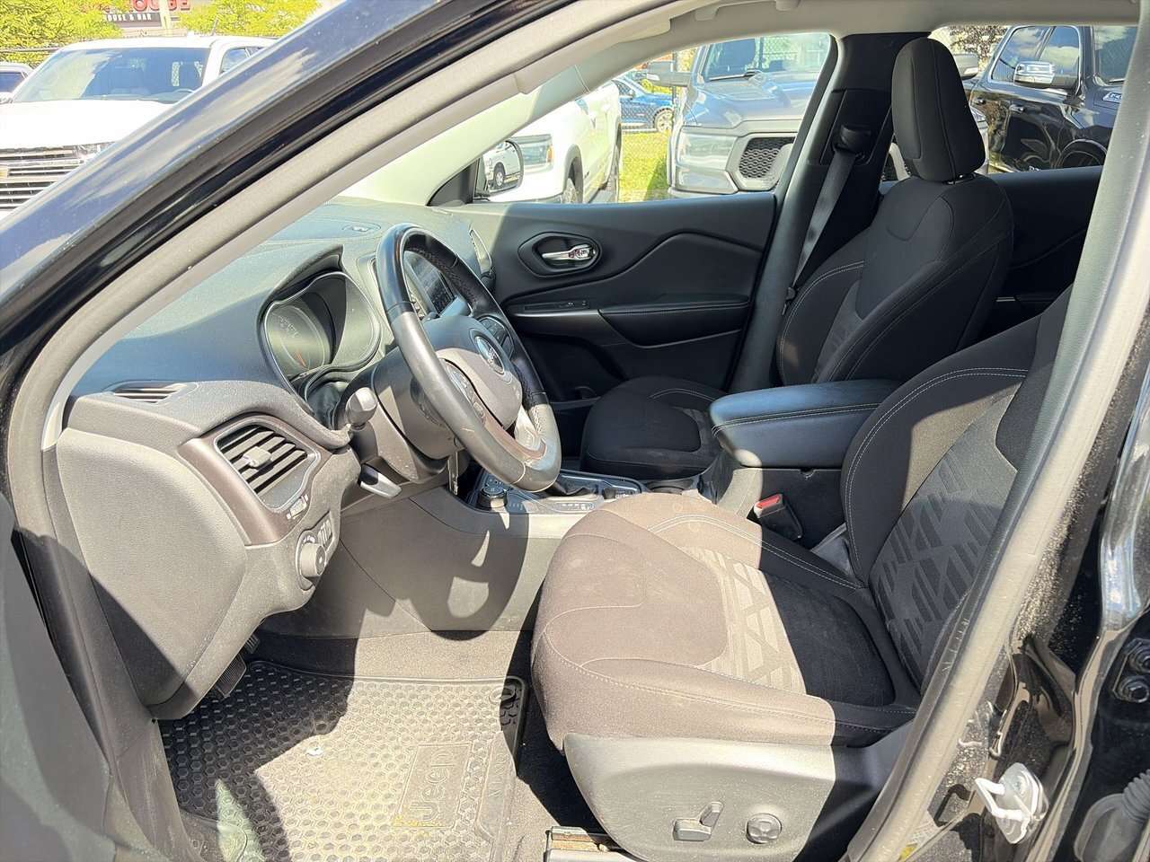 used 2019 Jeep Cherokee car, priced at $12,495