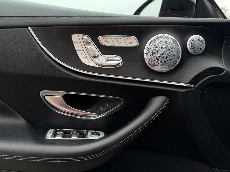 Mercedes-Benz E 400 E Cabrio E 400 4Matic*E63 AMG Optik* — photo 12