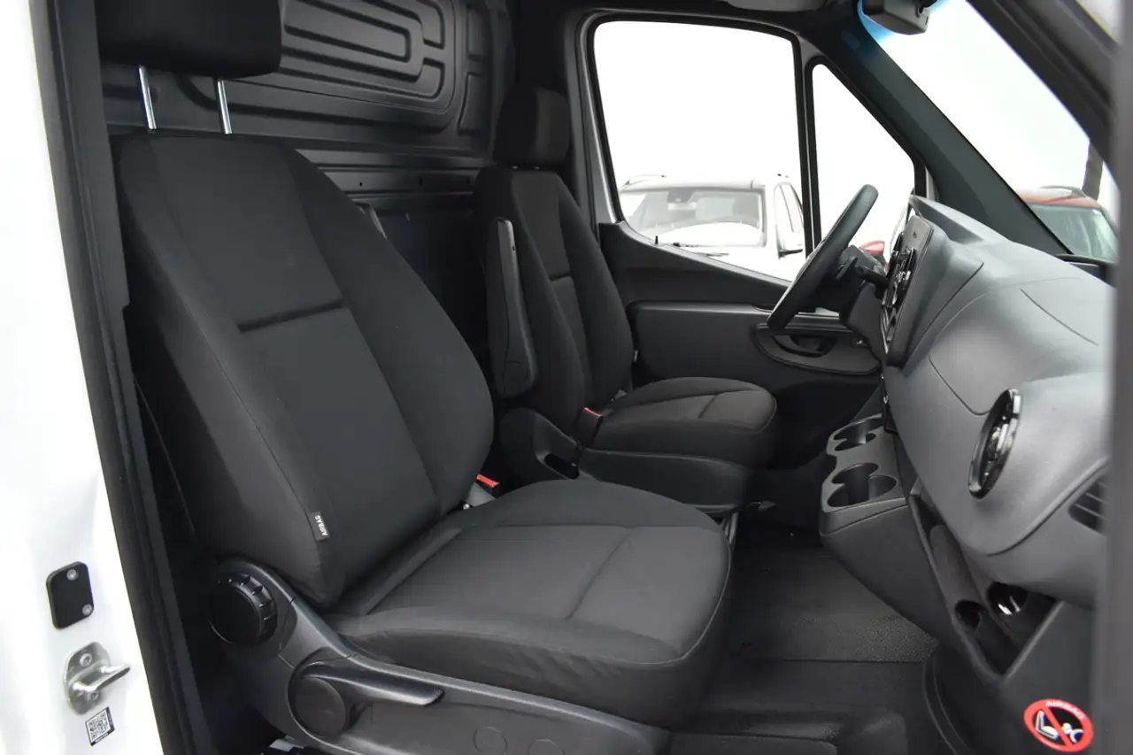 Mercedes-Benz Sprinter снимка Mercedes-Benz Sprinter