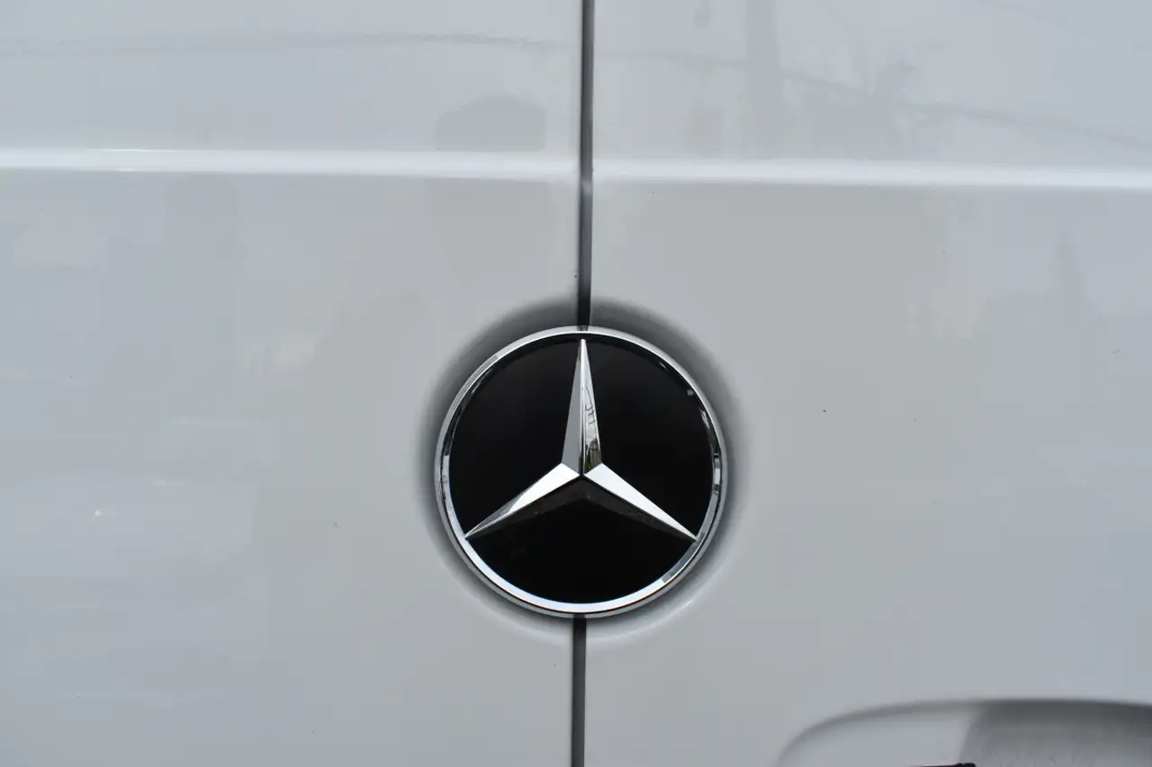 Mercedes-Benz Sprinter снимка Mercedes-Benz Sprinter