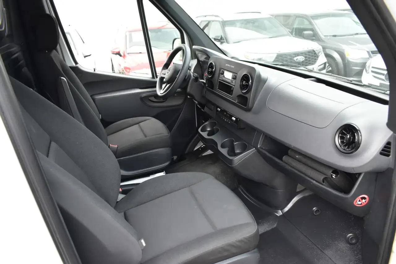 Mercedes-Benz Sprinter снимка Mercedes-Benz Sprinter