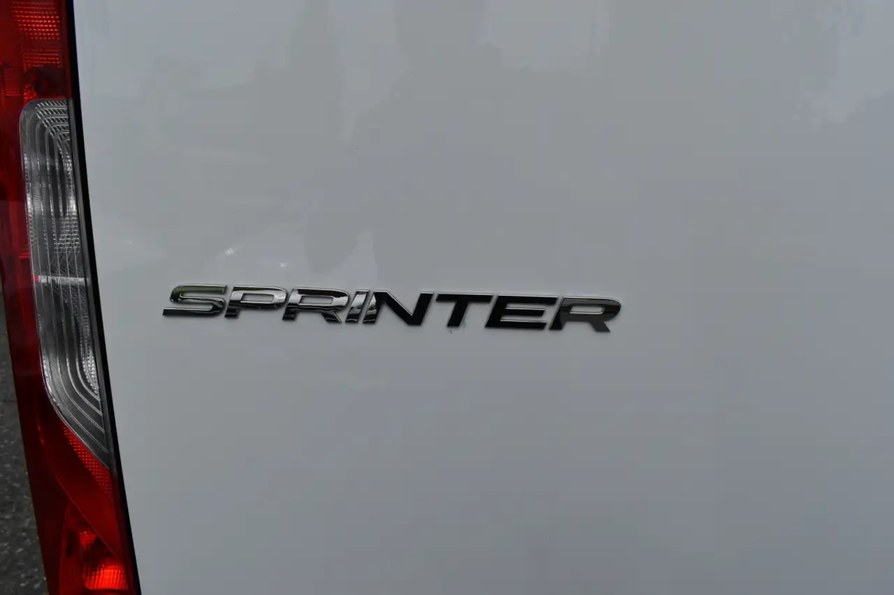 Mercedes-Benz Sprinter снимка Mercedes-Benz Sprinter