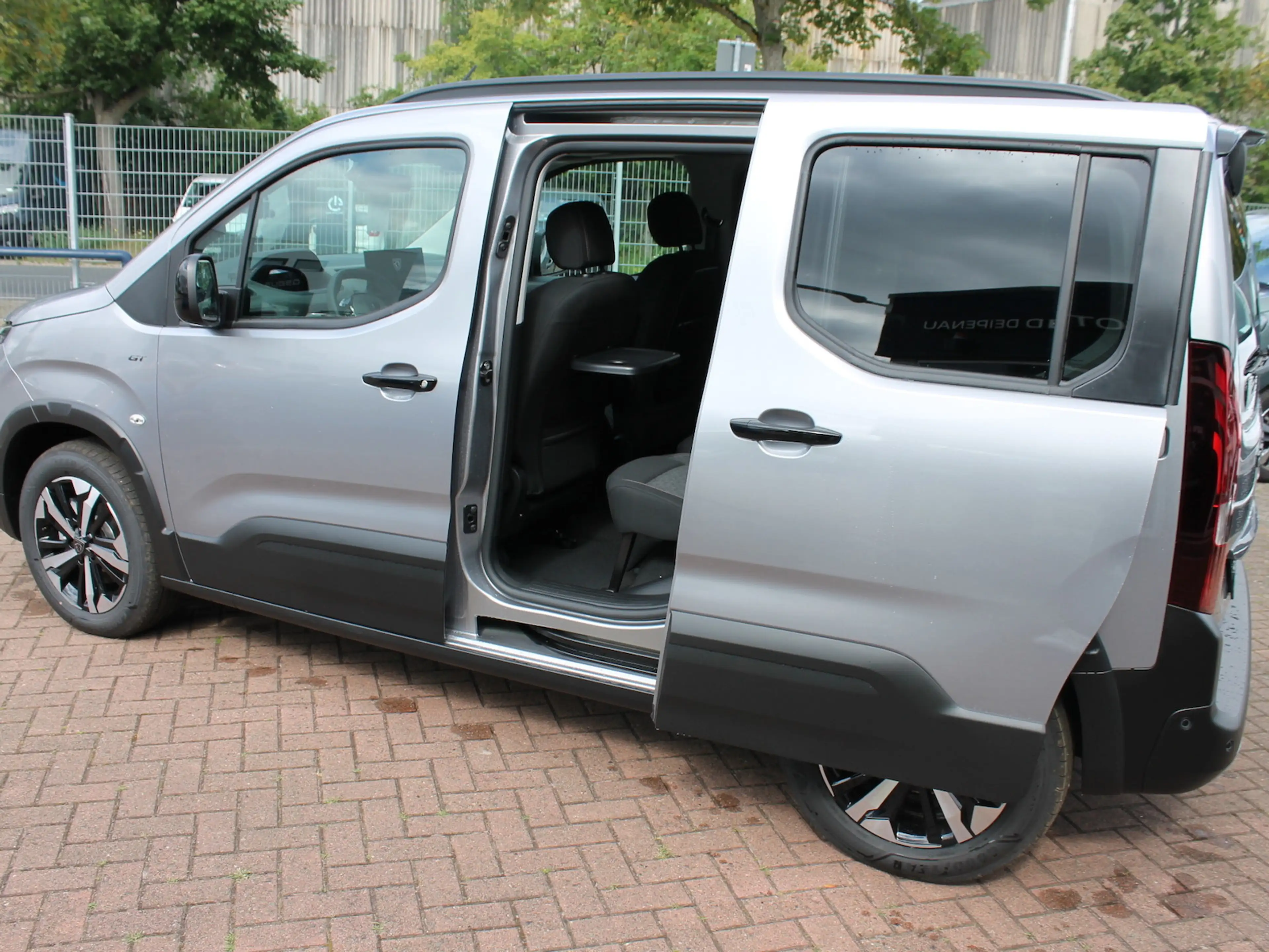 Peugeot Rifter GT Diesel 130 EAT8 ´´ WInter/ Connect Paket — photo 10