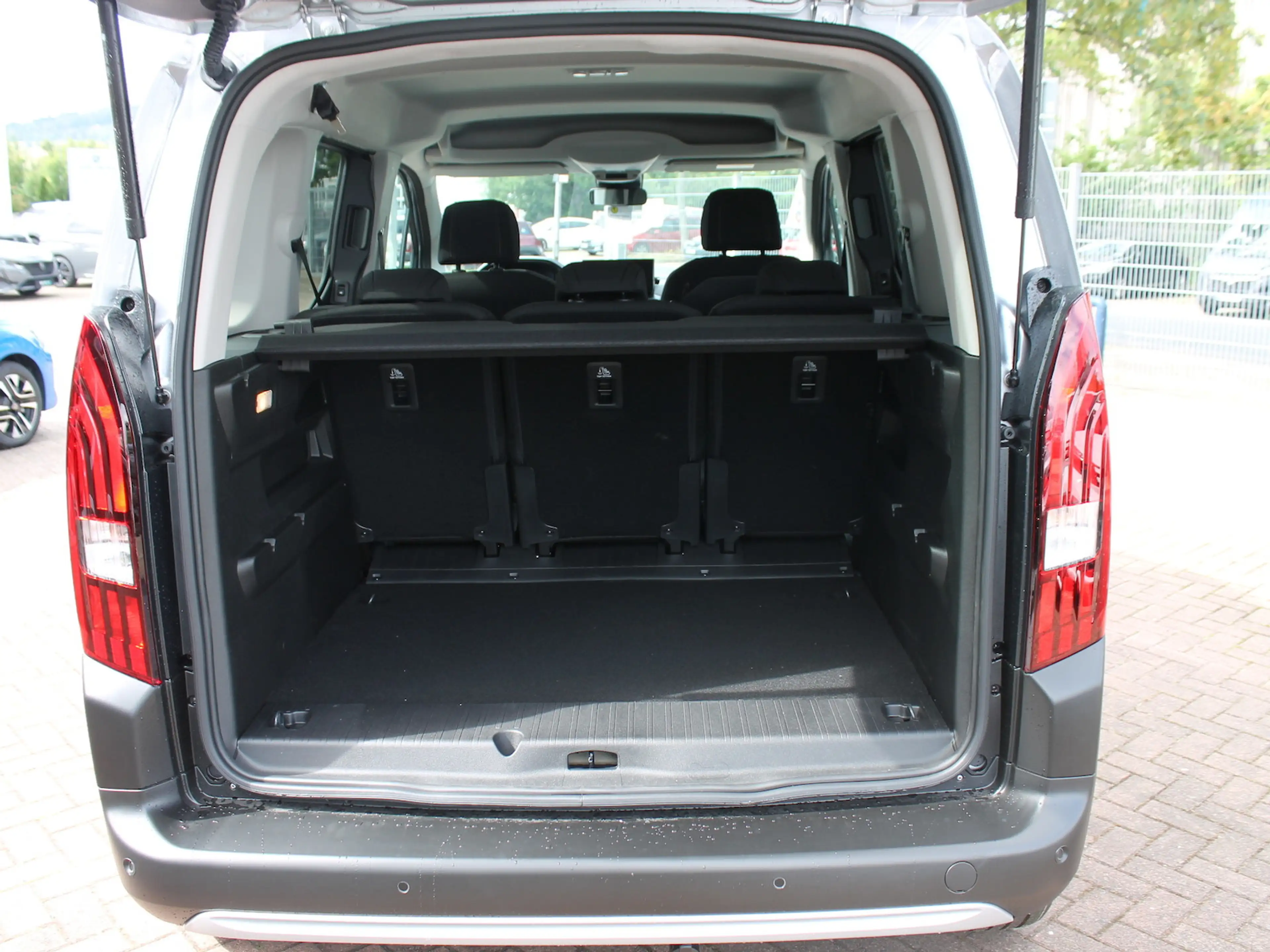 Peugeot Rifter GT Diesel 130 EAT8 ´´ WInter/ Connect Paket — photo 7