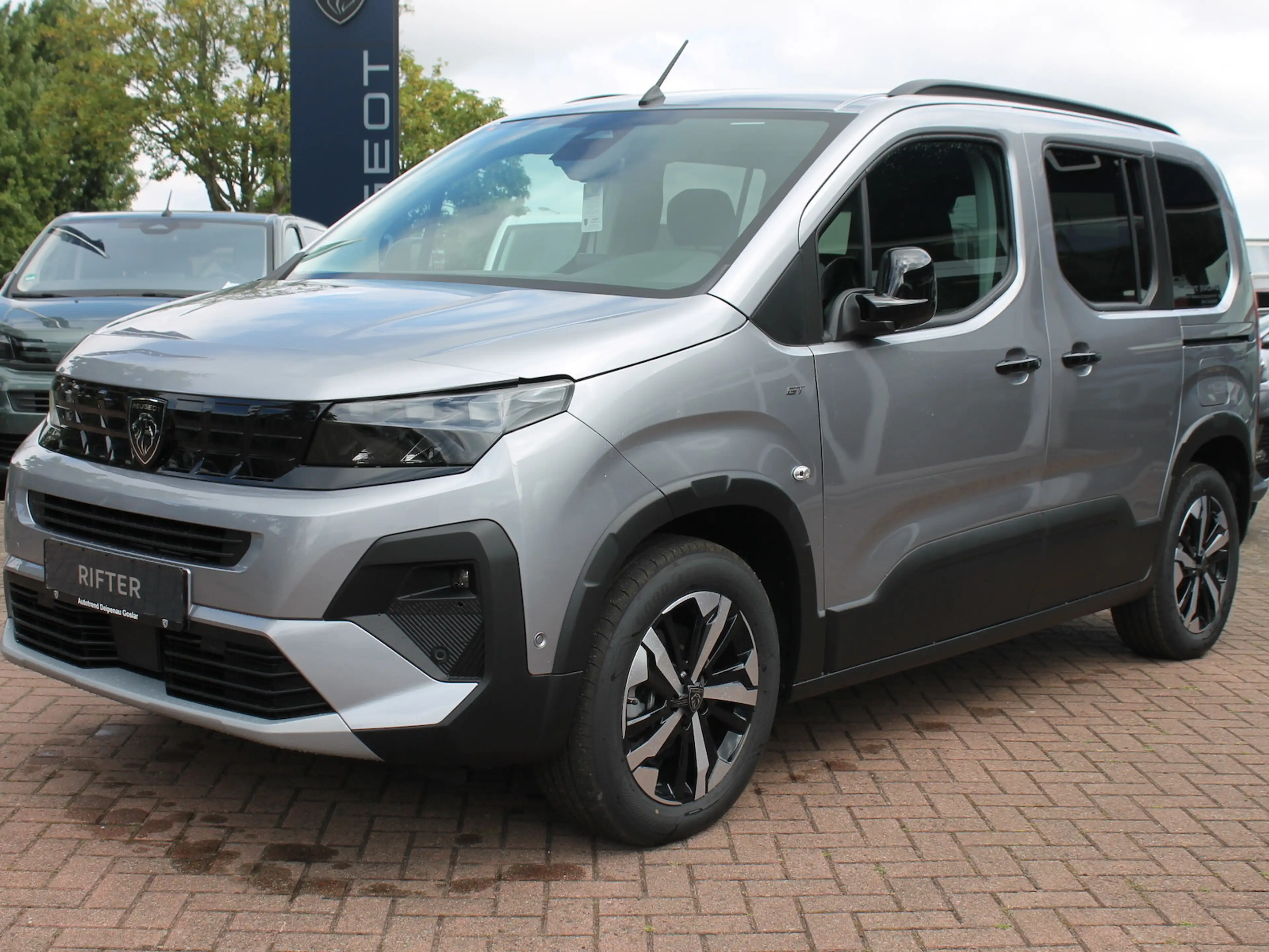 Peugeot Rifter GT Diesel 130 EAT8 ´´ WInter/ Connect Paket