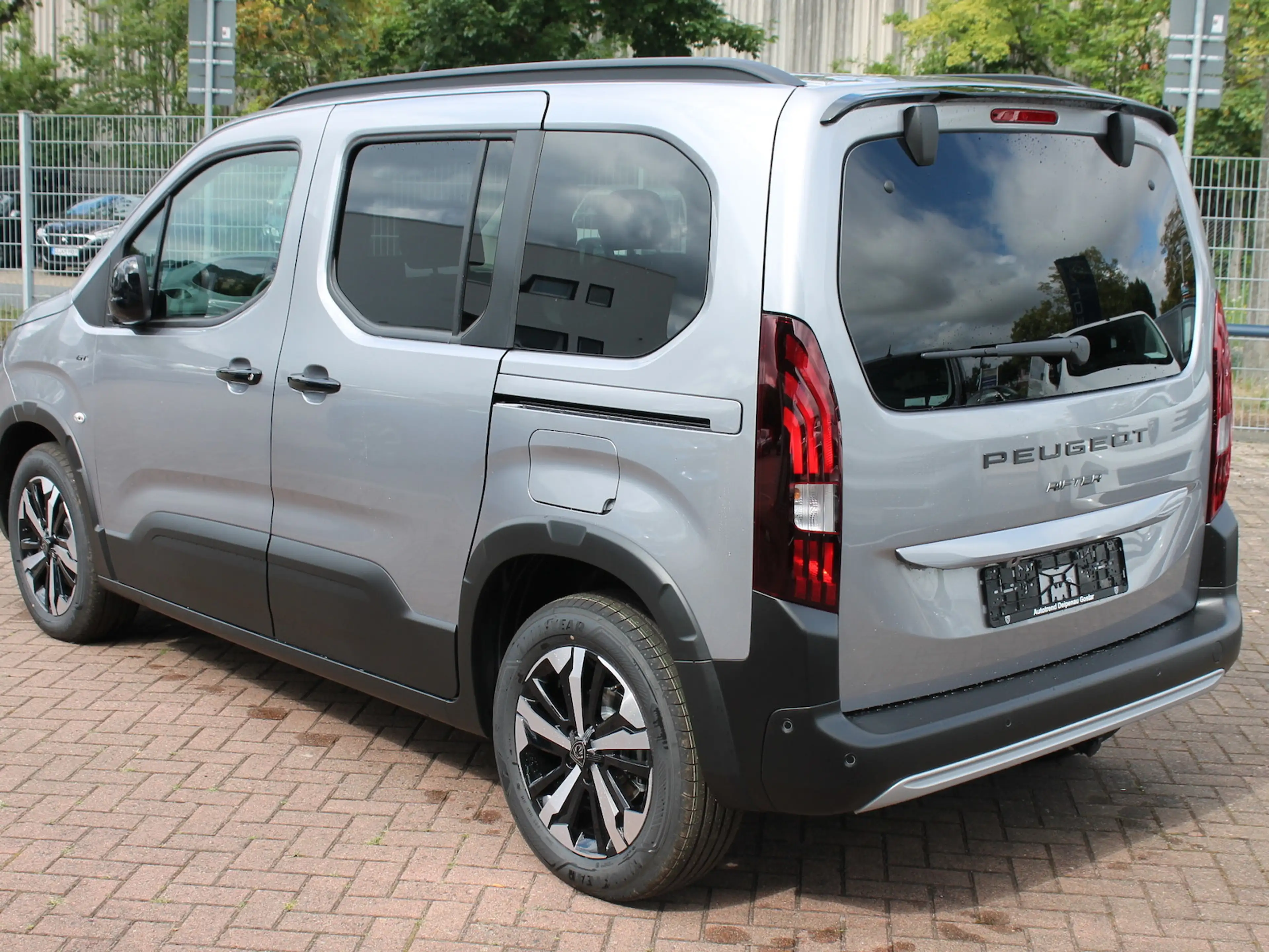 Peugeot Rifter GT Diesel 130 EAT8 ´´ WInter/ Connect Paket — photo 6