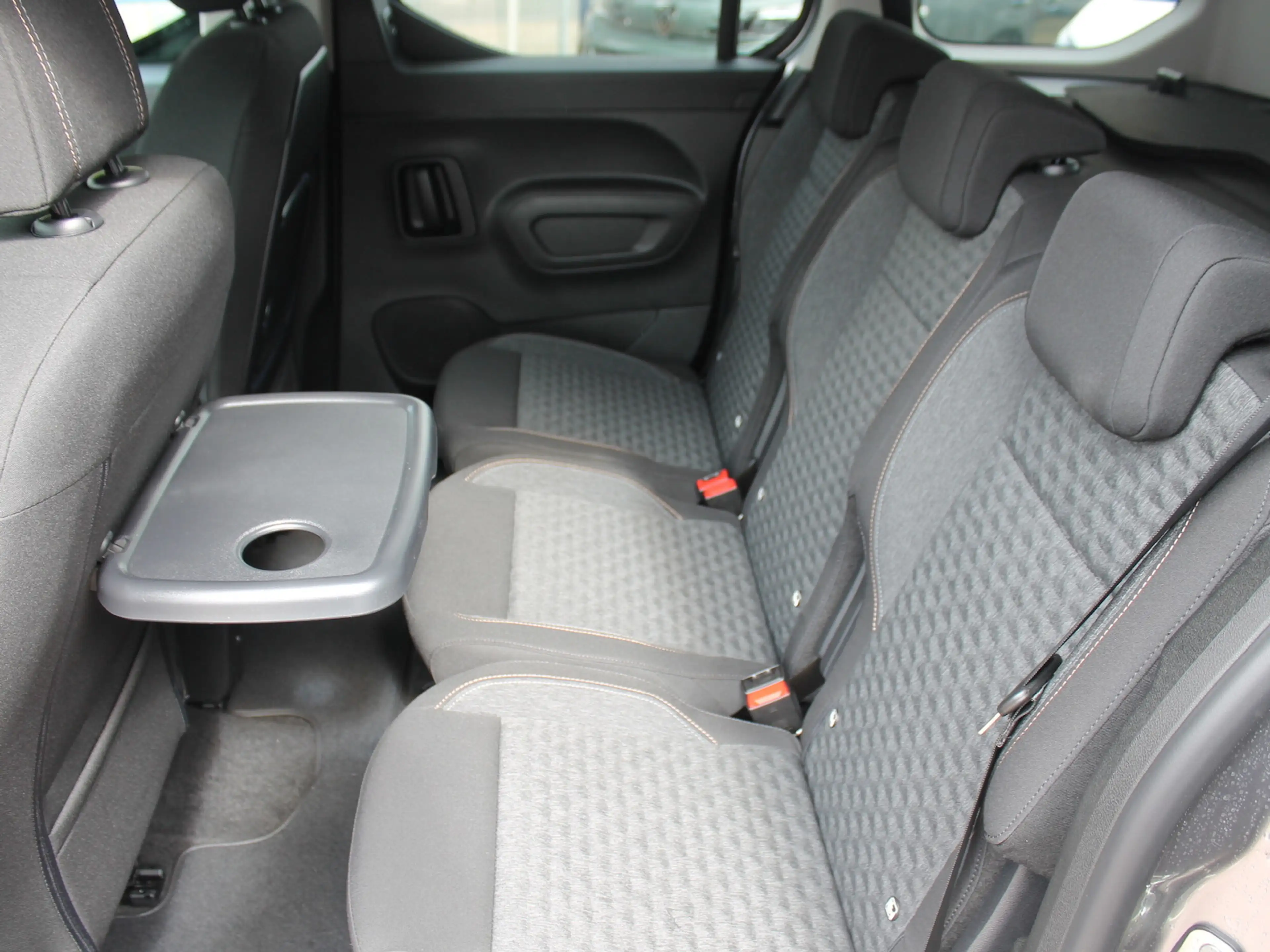 Peugeot Rifter GT Diesel 130 EAT8 ´´ WInter/ Connect Paket — photo 9