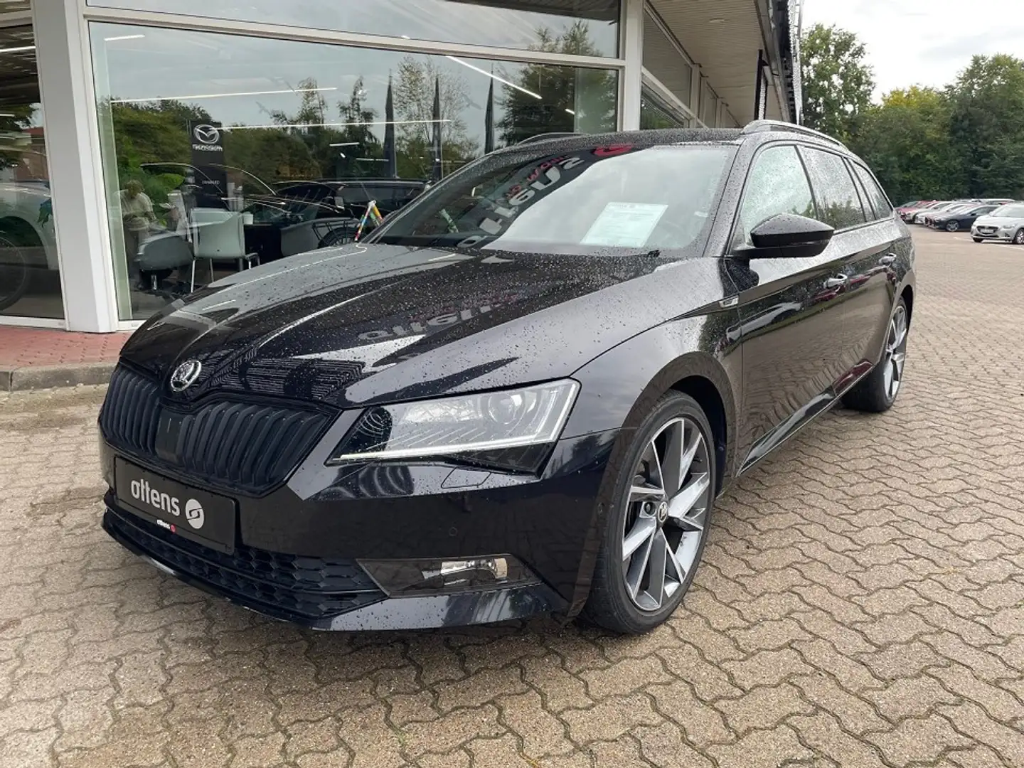 Skoda Superb Combi Sportline; AHK Noir - 2