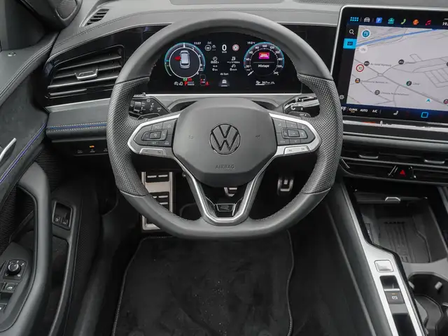 Volkswagen Passat view 12