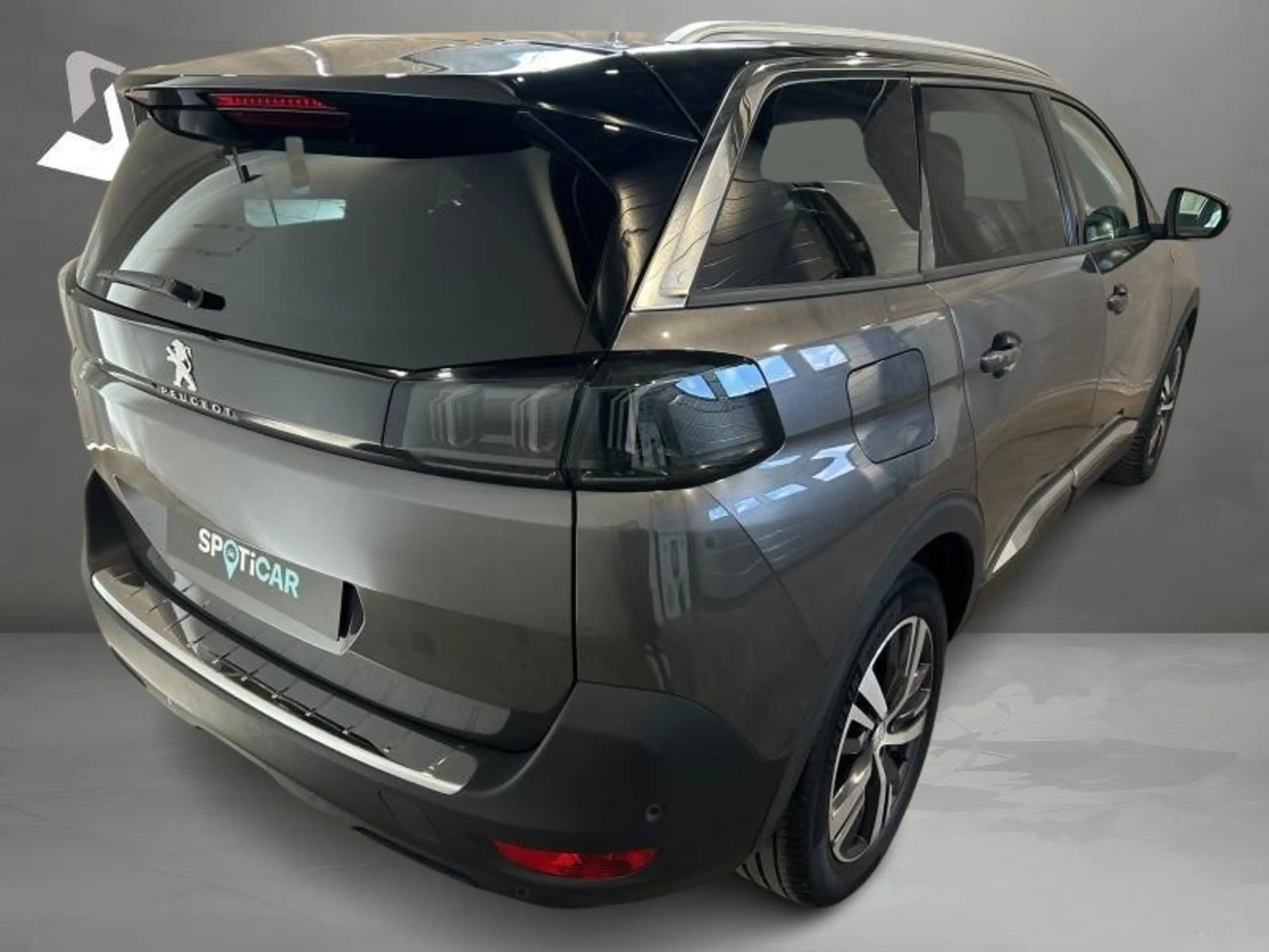 Peugeot 5008 II Roadtrip — photo 6