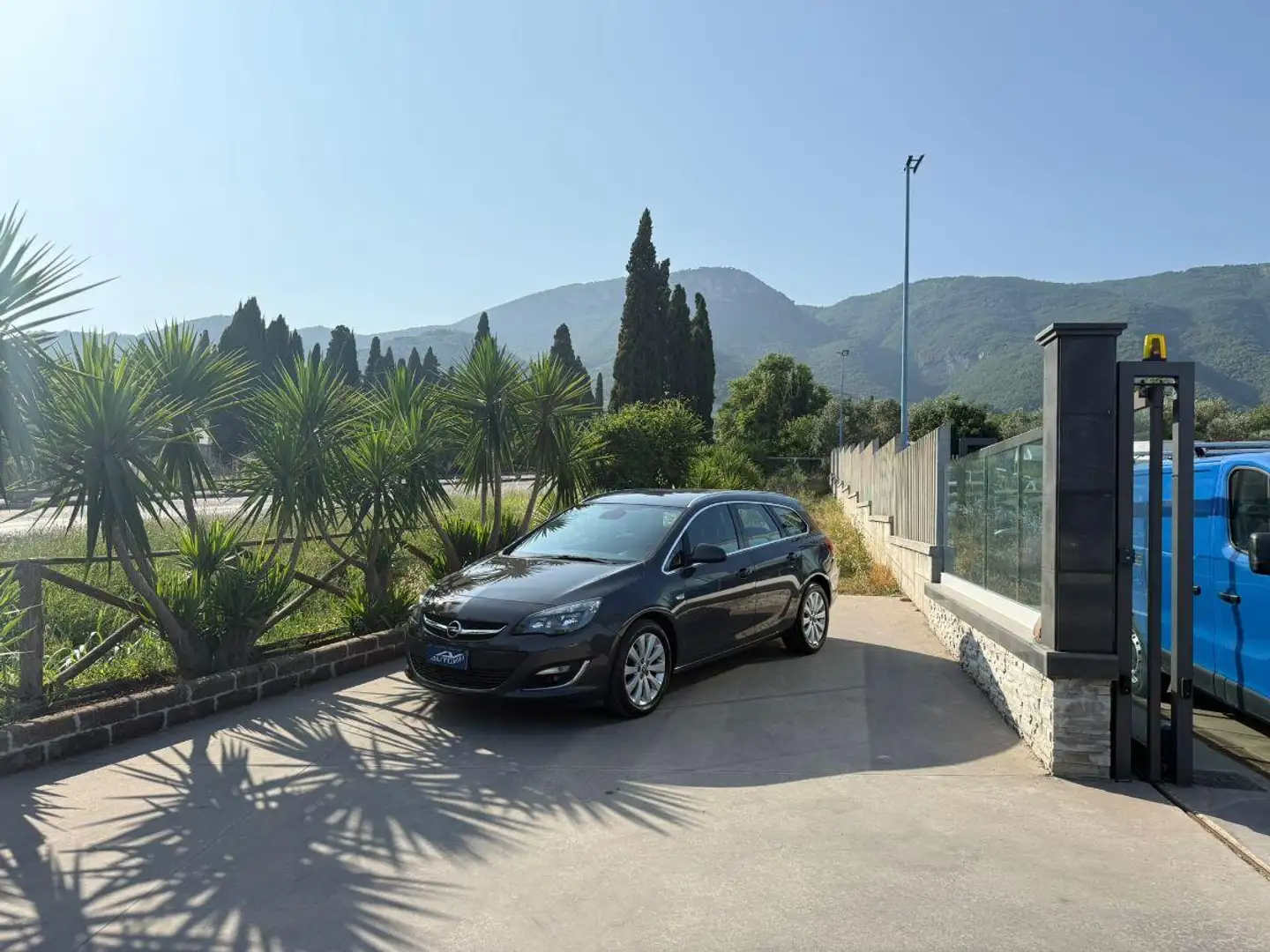 Opel Astra 1.4 T 140 CV ST GPL Tech Cosmo Grijs - 1
