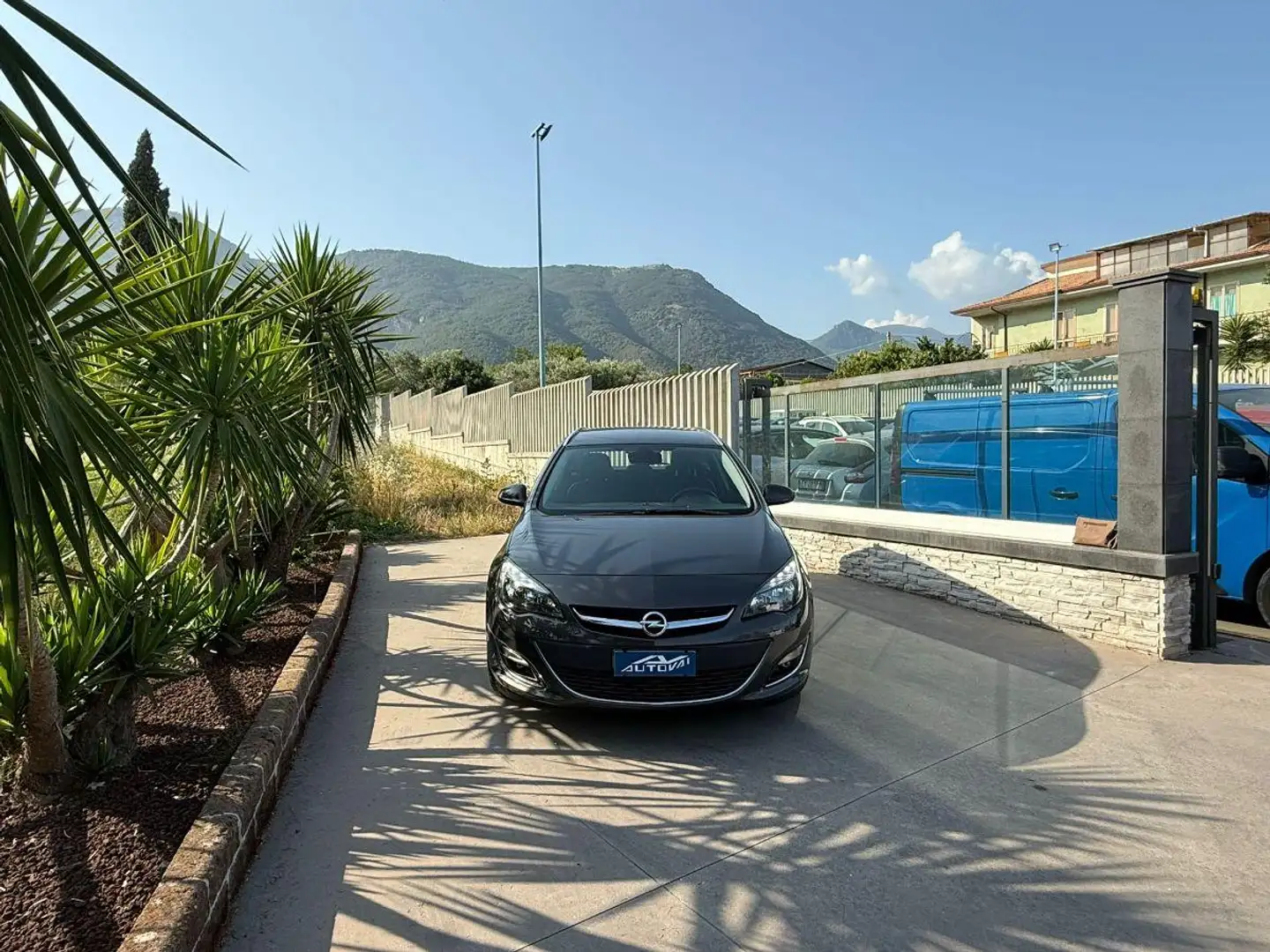 Opel Astra 1.4 T 140 CV ST GPL Tech Cosmo Grijs - 2
