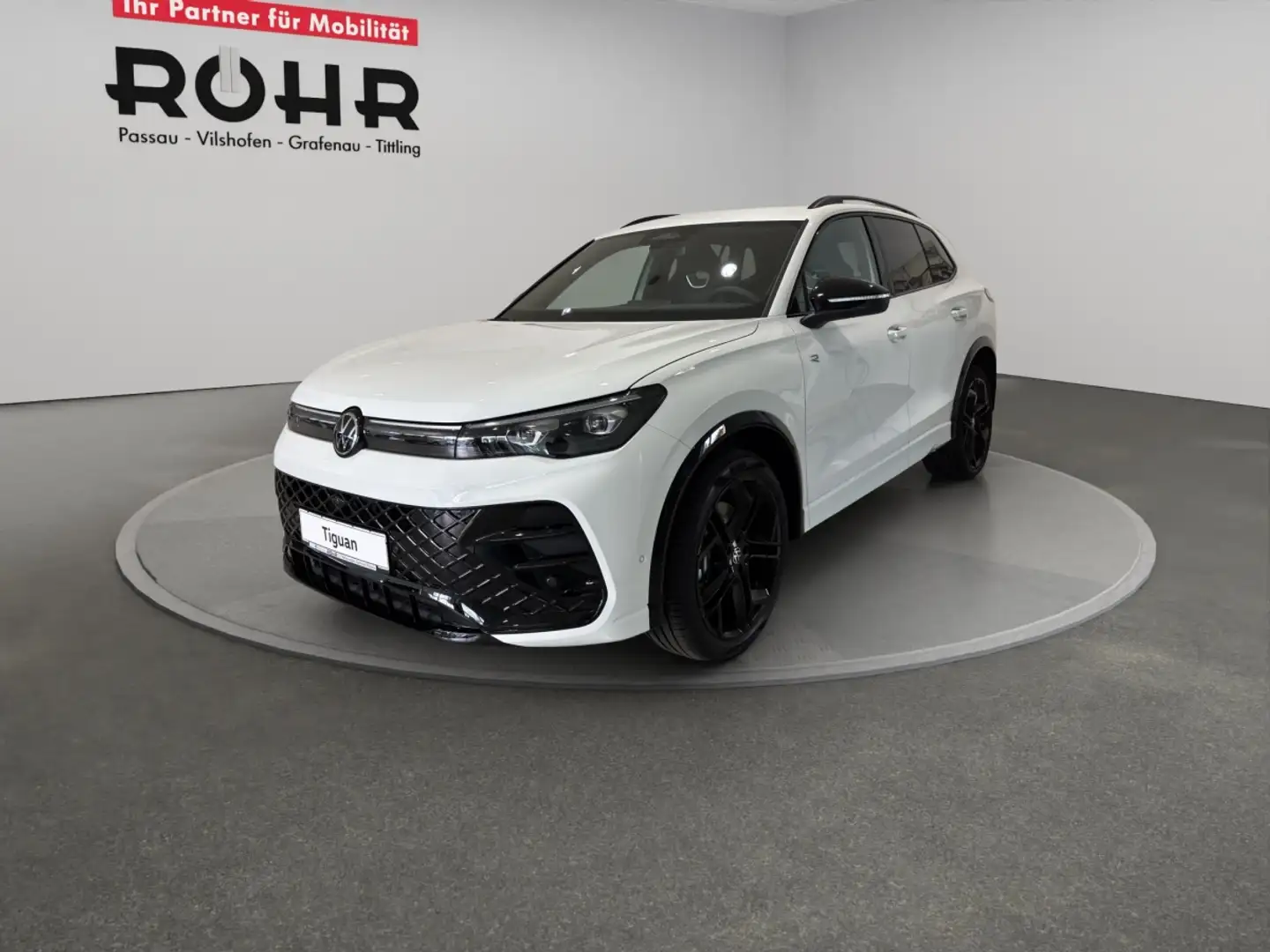Volkswagen Tiguan R-Line (BlackStyle/AHK/Matrix) 2.0 l TSI OPF 4MOTI Blanc - 2