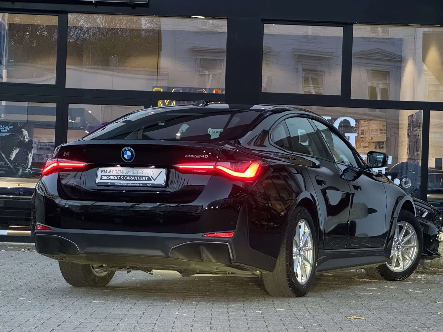 BMW i4 eDrive40 LED Navi PA RFK PDC Tempo. Standh. Schwarz - 2